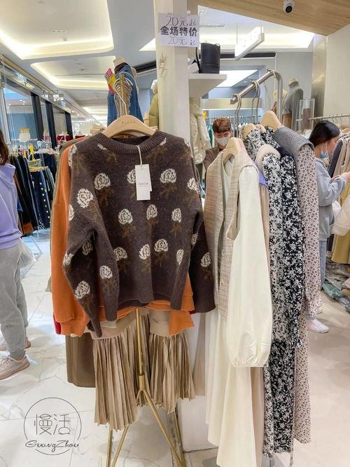 服裝批發市場清倉撿漏全攻略 百元三件與二十元牛仔褲，哪里更劃算？